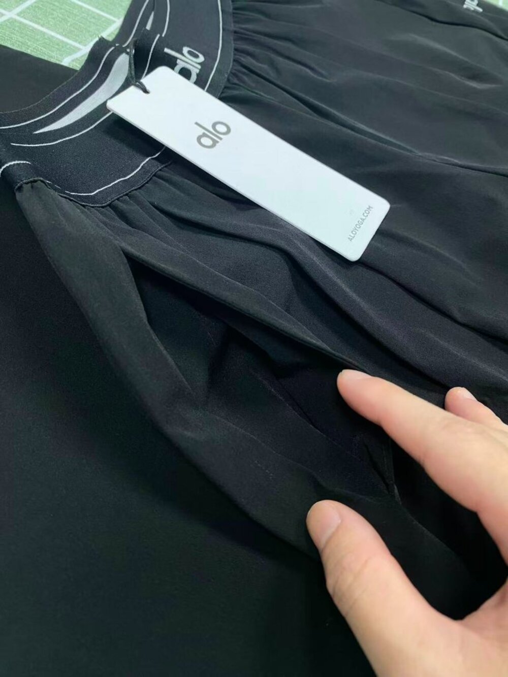 New With Tags✨Black ALO Yoga Regular Suit Up Trouser (30-inch inseam) - Picture 6 of 8